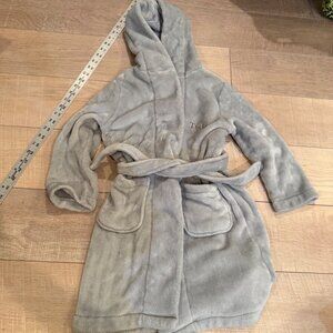 POTTERY BARN BOYS GRAY BATH ROBE TUCKER 4-6